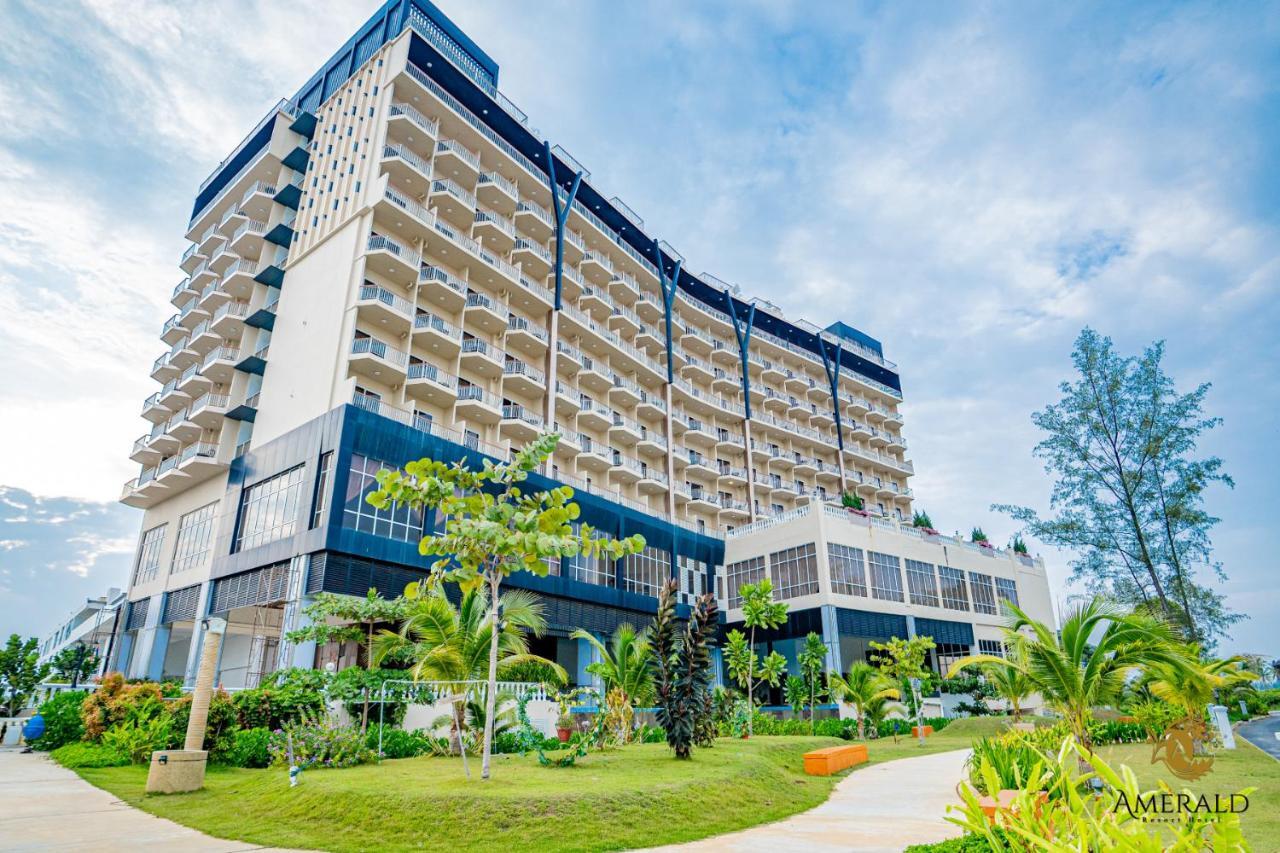 Amerald Resort Hotel Desaru Pengerang Extérieur photo