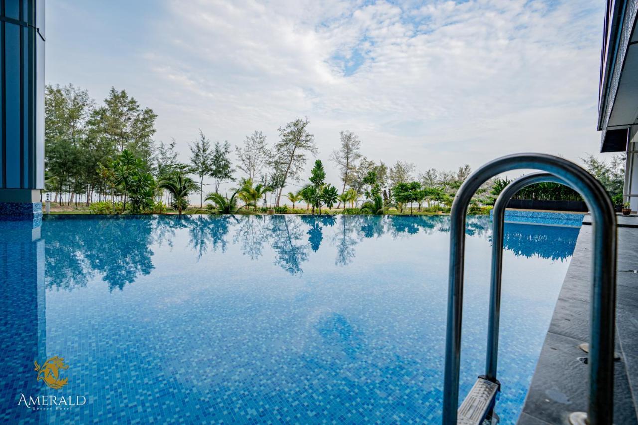 Amerald Resort Hotel Desaru Pengerang Extérieur photo